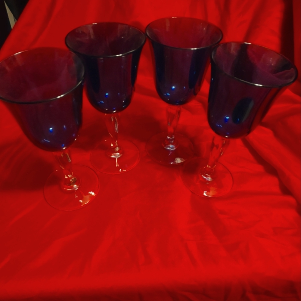 4 Beautiful,Vintage Cobalt Blue Glass"WINE GLASSES"!! apx,lil over 6.5 tall!!